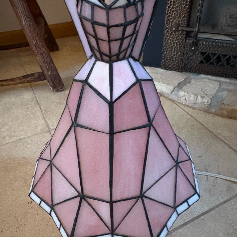 DISNEY PRINCESS STAINED GLASS SLEEPING BEAUTY AURORA  DRESS LAMP VERY RARE 20”